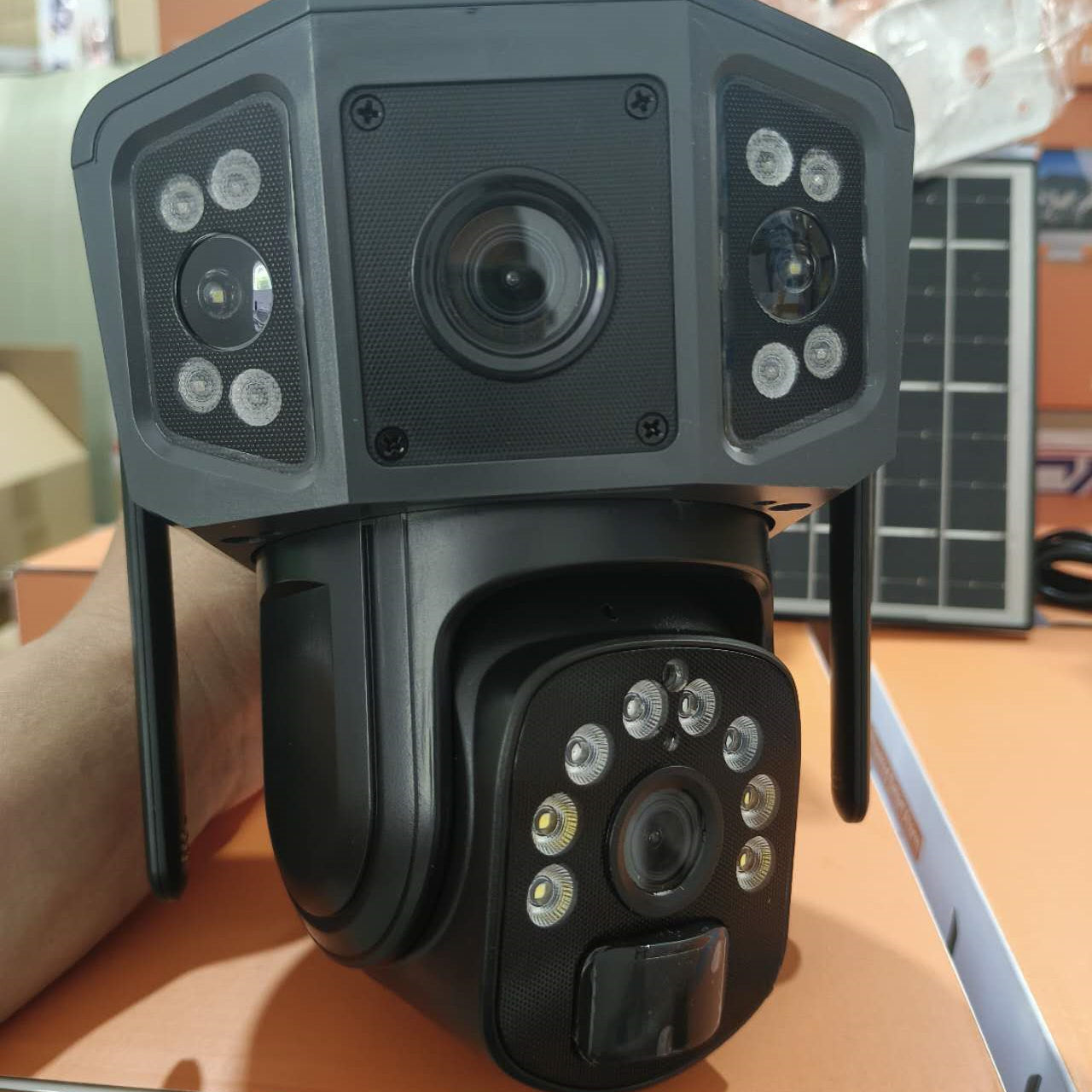 V41 4G 8MP Outdoor Solar Security Camera